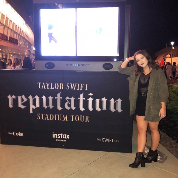 meet your posher - Picture 3 of 5